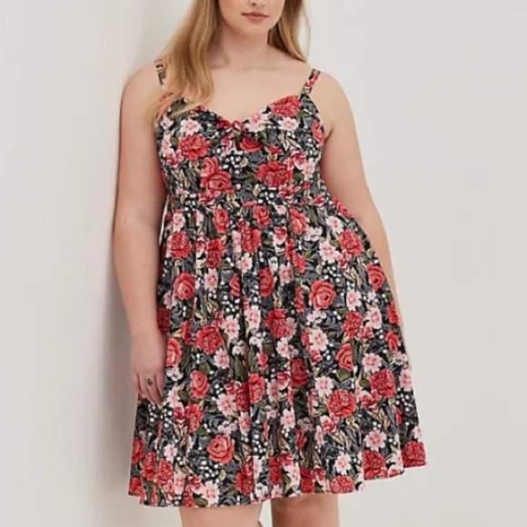 TORRID NWT TIE FRONT SKATER DRESS - POPLIN FLORAL BLACK - Picture 3 of 6